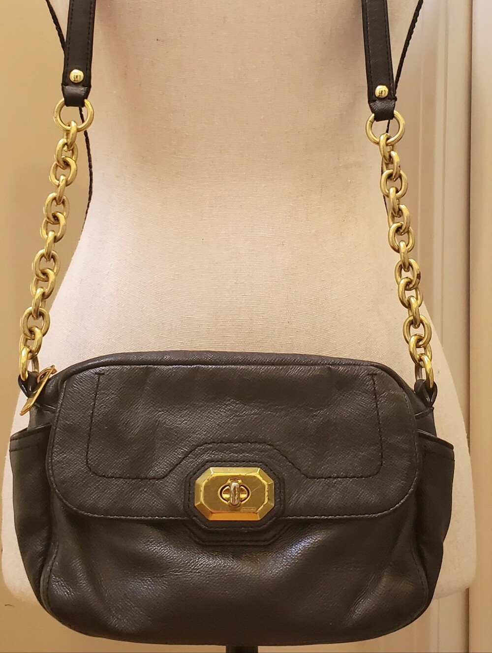 Authentic Vintage Coach Campbell Turnlock Leather Camera Bag (Style F24843)
